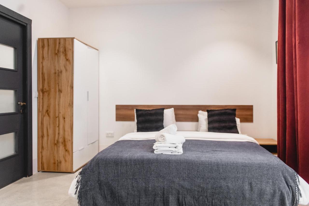 Privilege Suite Pietà מראה חיצוני תמונה
