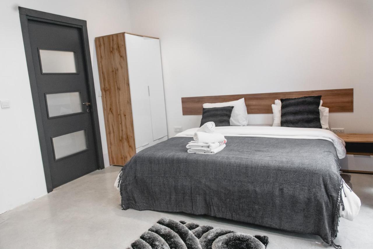 Privilege Suite Pietà מראה חיצוני תמונה